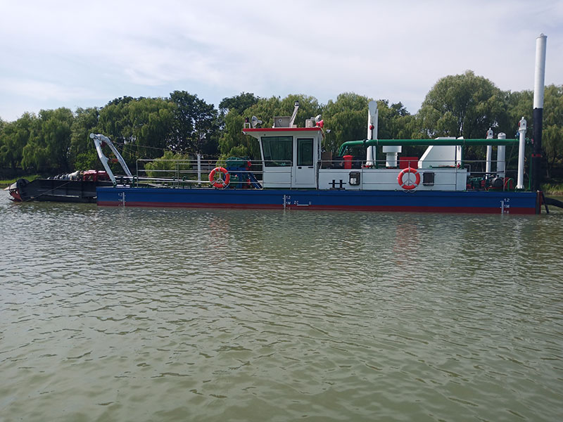 Electric dredger
