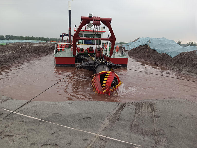 Electric dredger