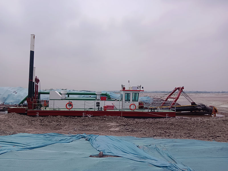 Electric dredger