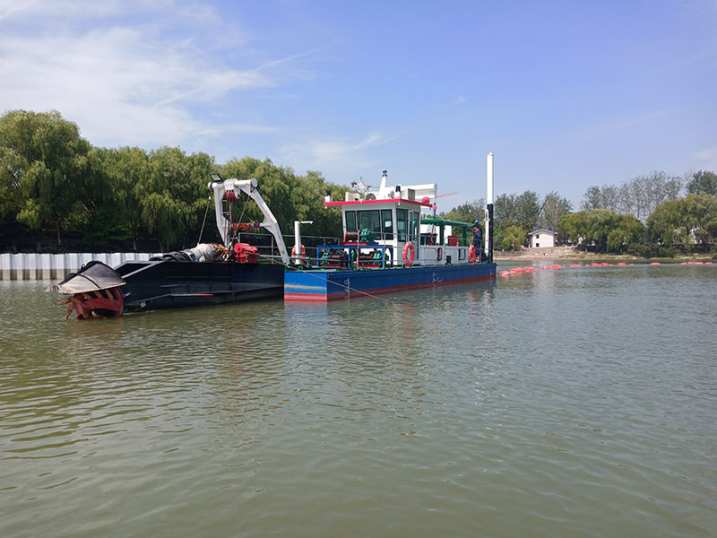 Electric dredger