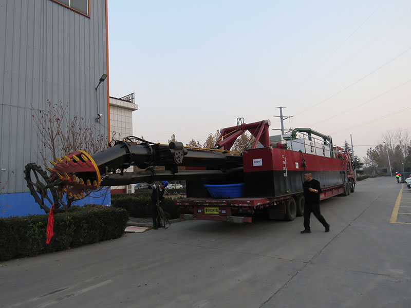 Electric dredger