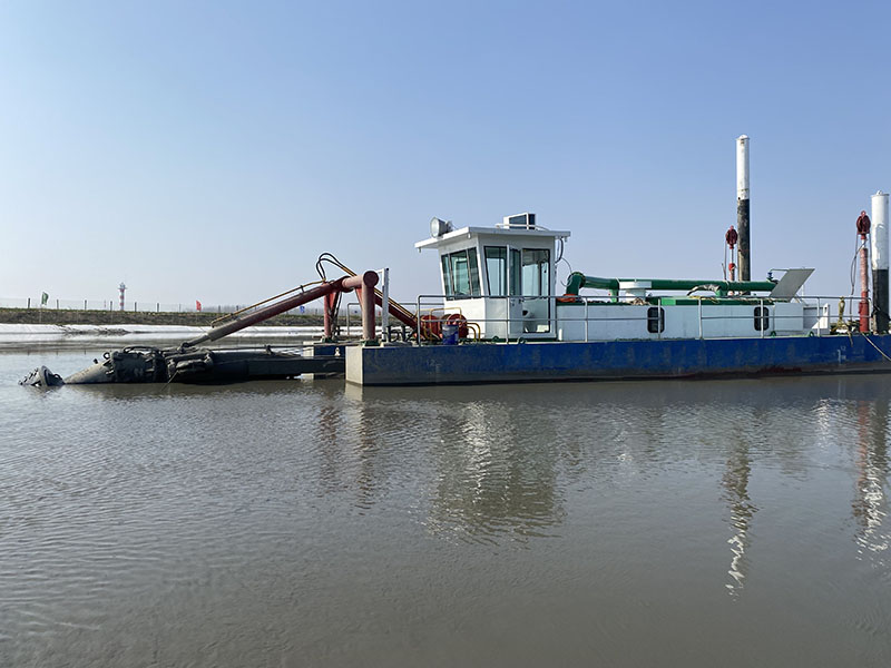 Electric dredger