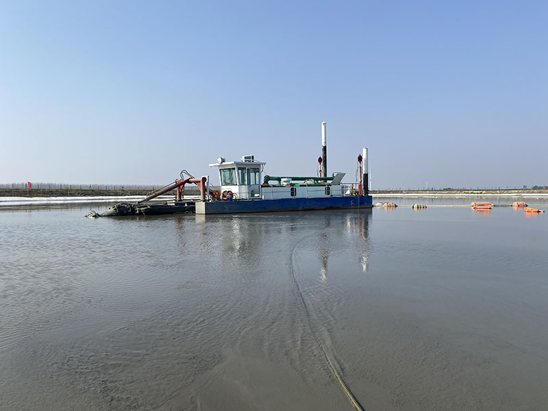 Electric dredger