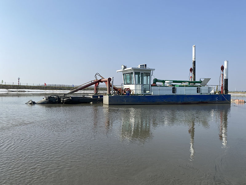 Electric dredger
