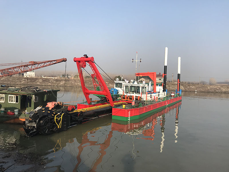 Bucket wheel dredger