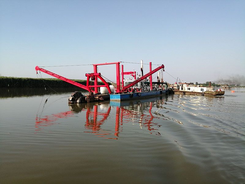 Bucket wheel dredger