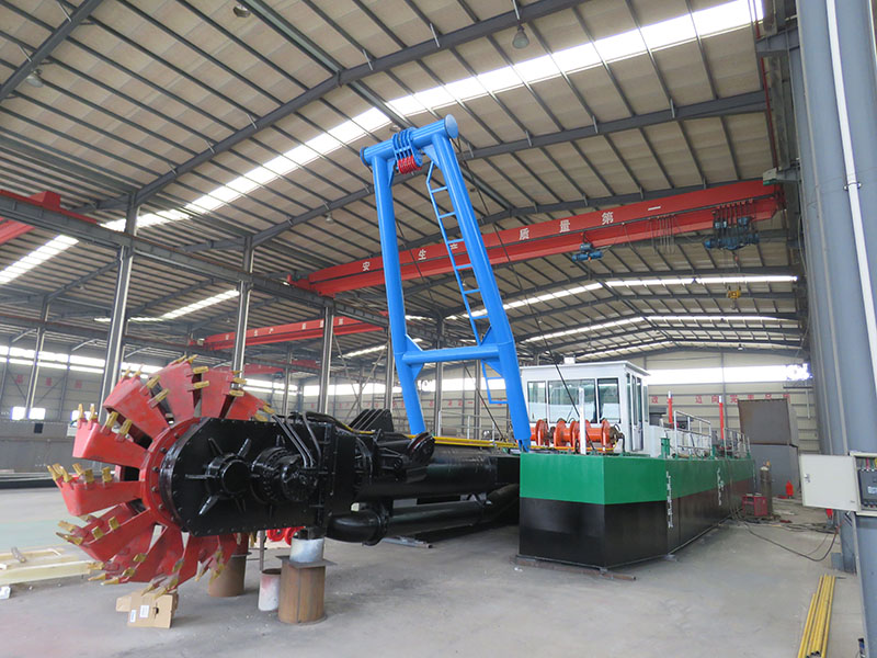 Bucket wheel dredger