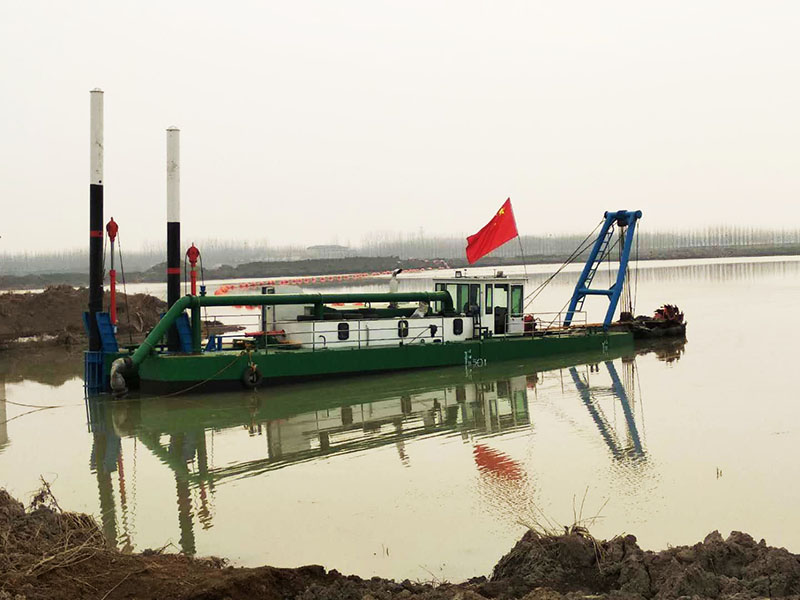 Bucket wheel dredger