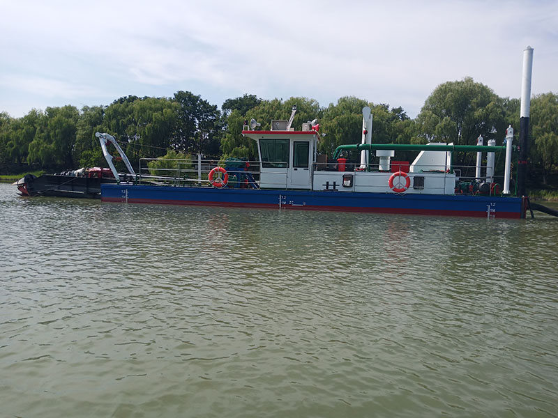 Environmental dredger