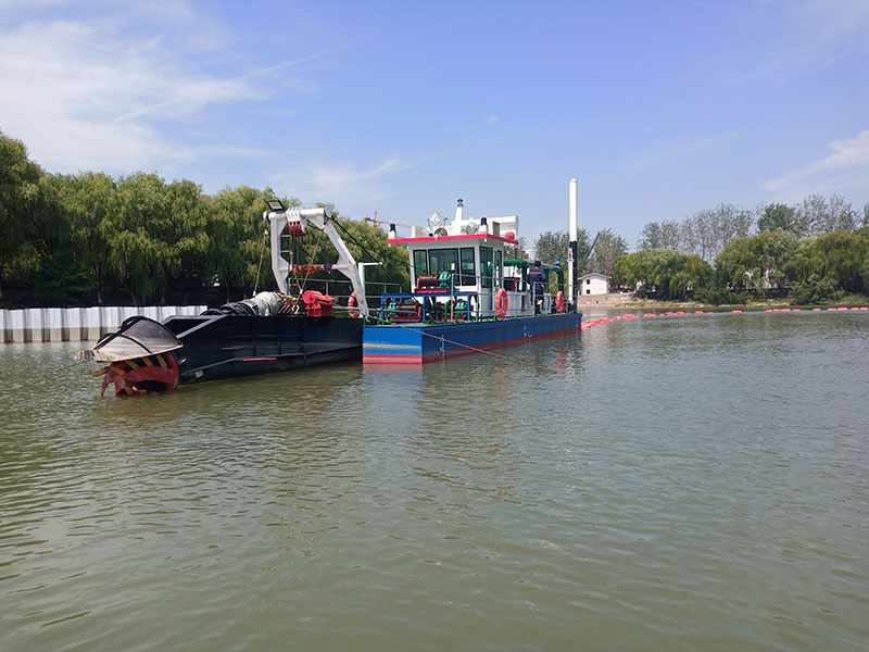 Environmental dredger