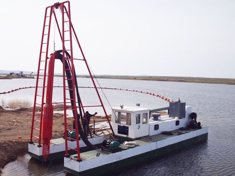 Jet suction dredgers