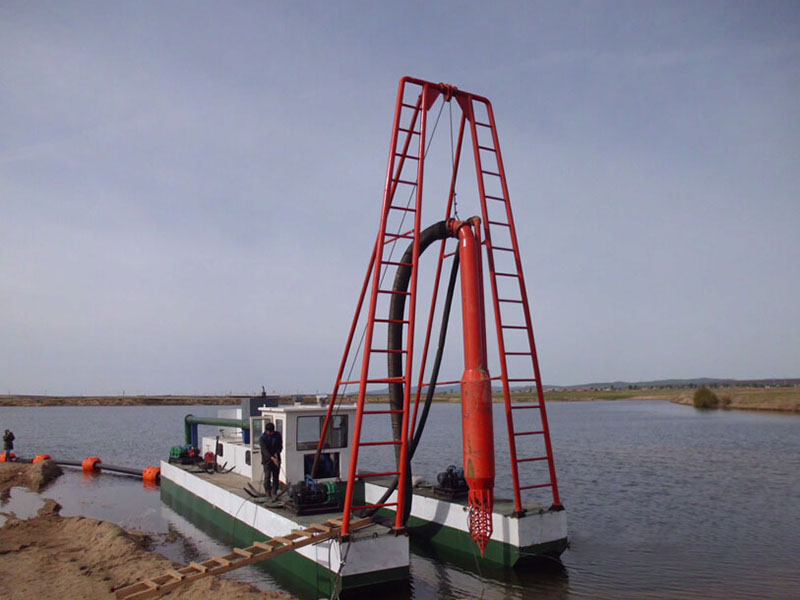 Jet suction dredgers