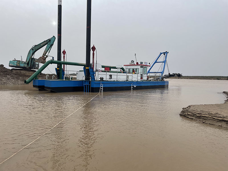 Jet suction dredgers