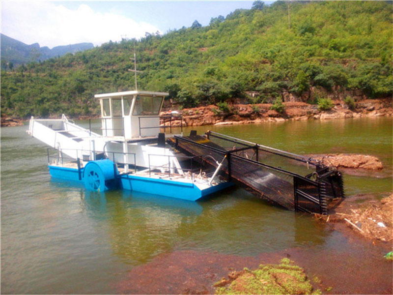 Garbage recovery vessels