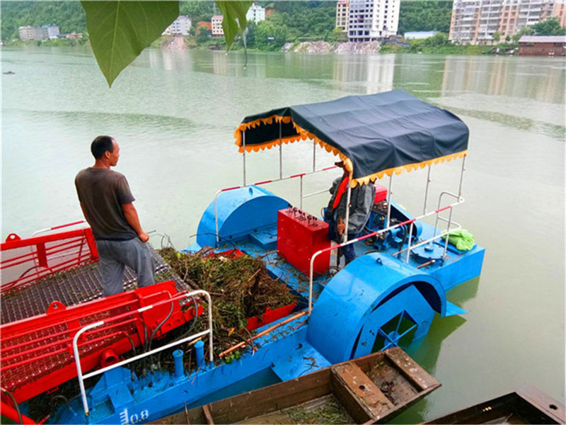 Garbage recovery vessels