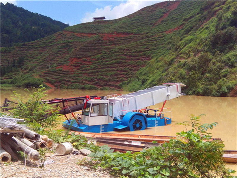 Garbage recovery vessels