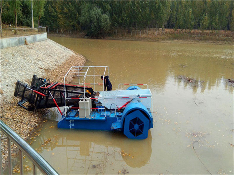 Garbage recovery vessels
