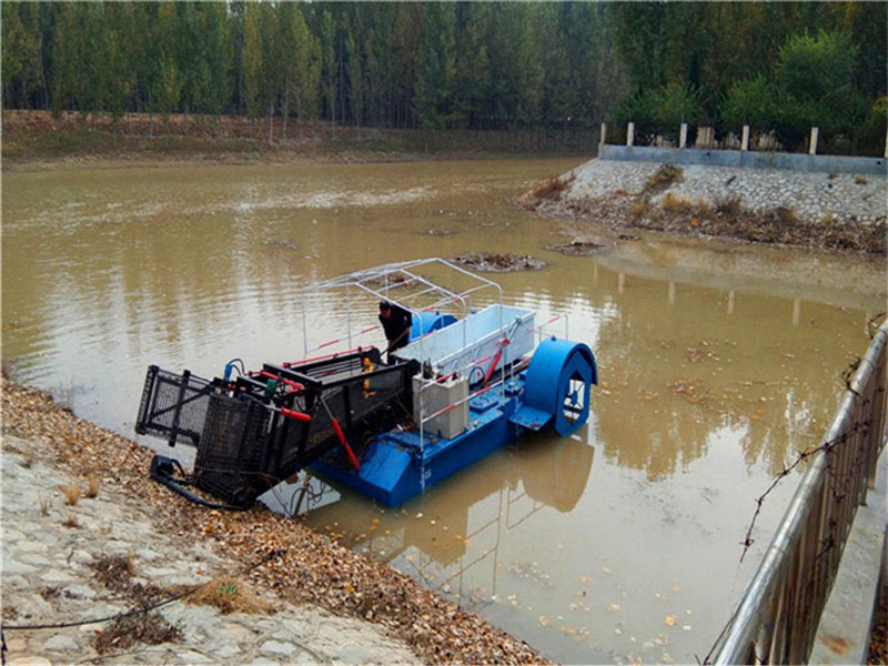 Garbage recovery vessels