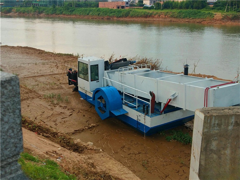 Garbage recovery vessels