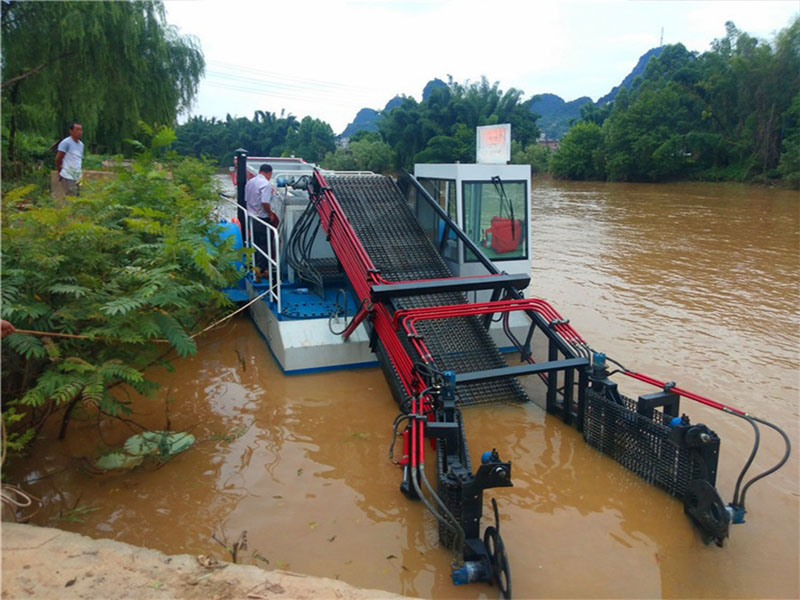Garbage recovery vessels