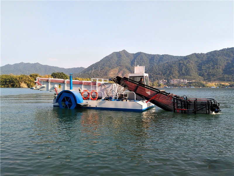 Garbage recovery vessels