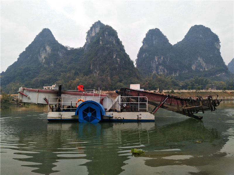 Garbage recovery vessels