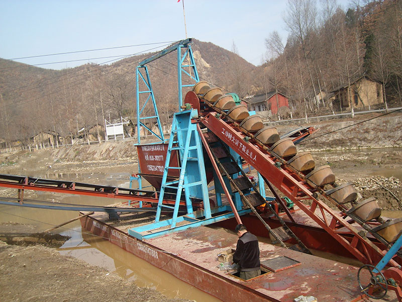 Sand dredgers