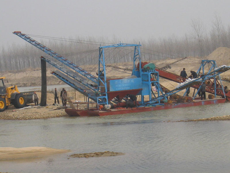 Sand dredgers