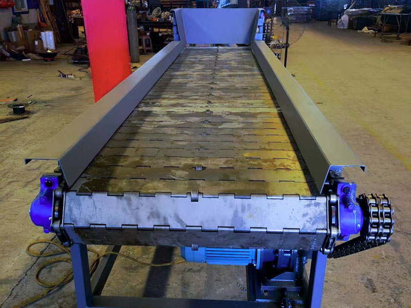 Chain plate feeder