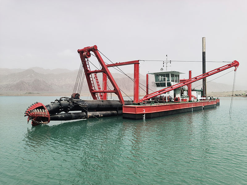 Electric dredger