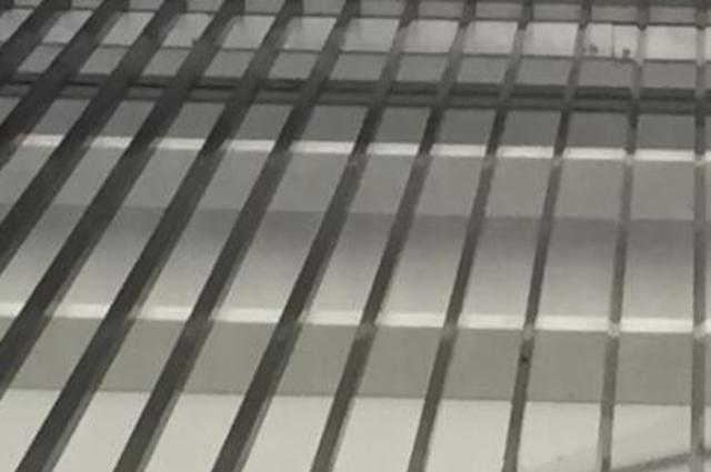Blade table Blade table