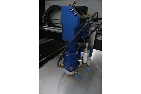 Yongli 280W Metal Laser CO2 Cutting Machine 1325 for sale