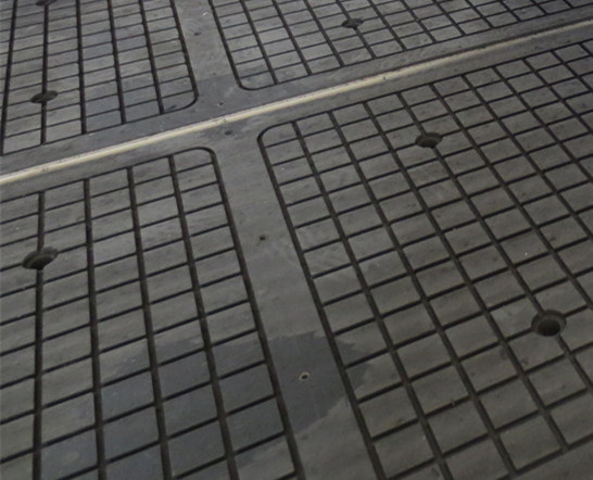 The difference of Vacuum table and T-slot table for cnc router