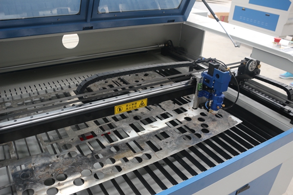 150W CNC Laser Cutting Machine Supplier/Manufacture price for metal and nonmetal