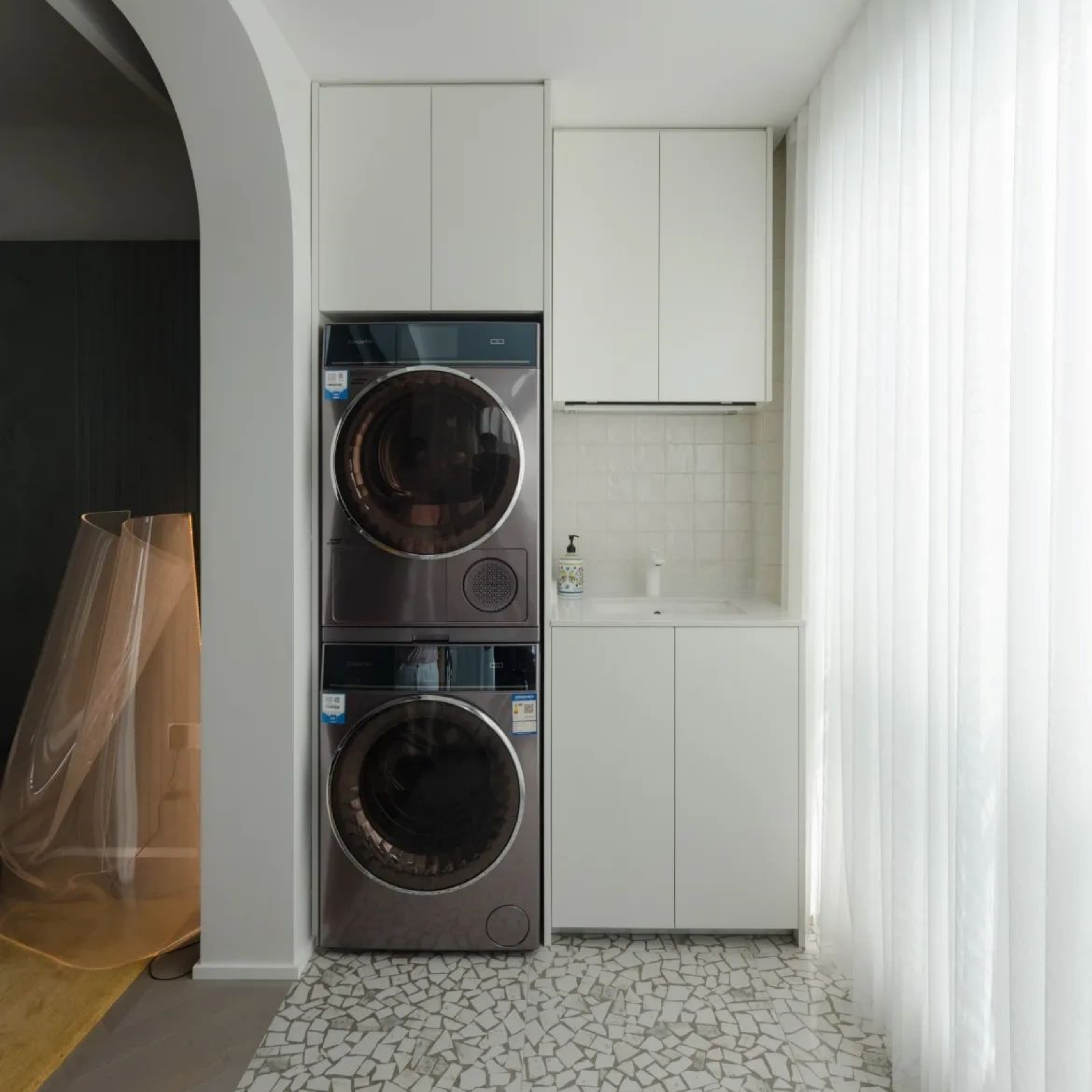 Modern Light Luxury Solid Wood Custom Large-Capacity Storage Integrated Countertop Eco-Friendly Multifunctional Cabinet