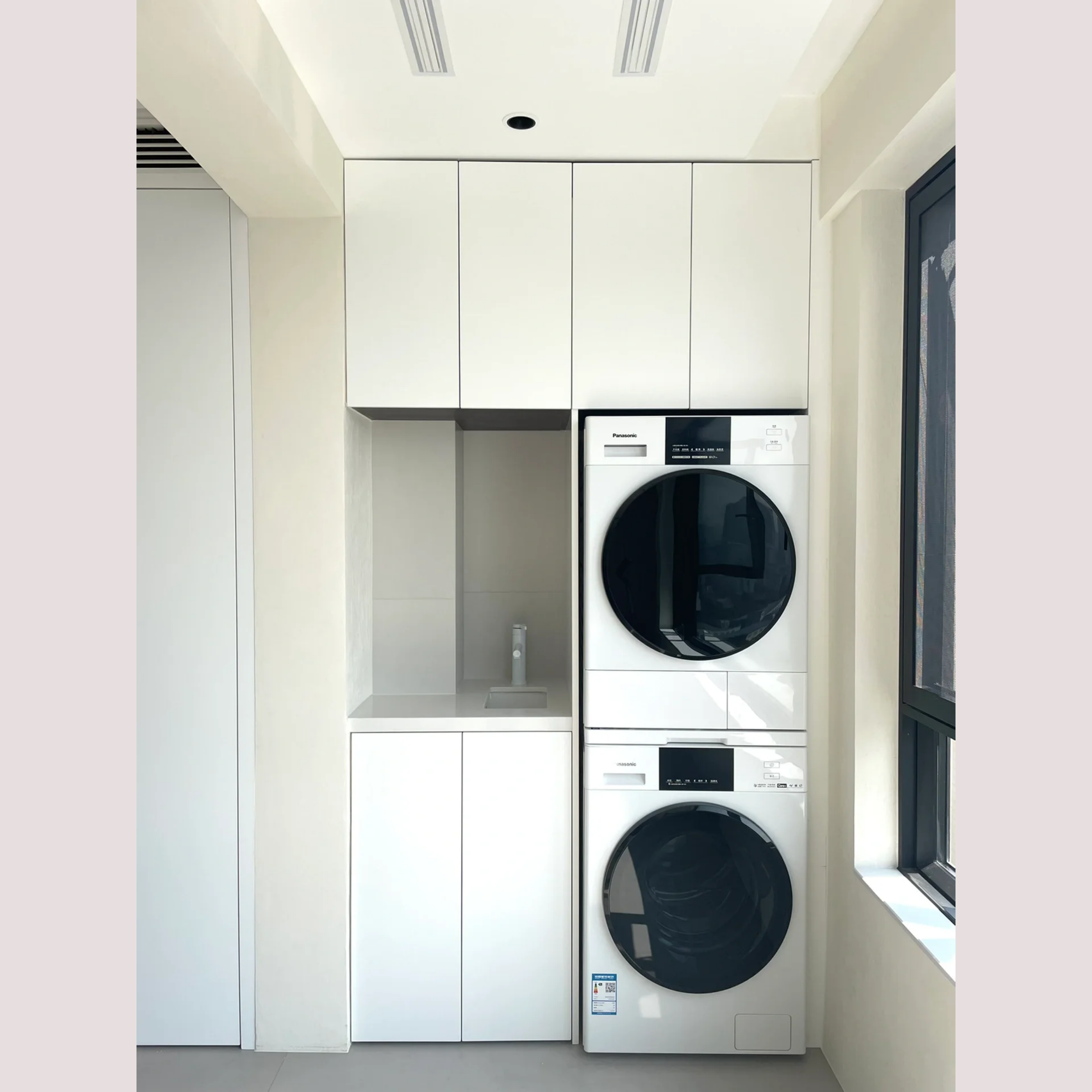Custom Modern Eco-Friendly Washing Machine Balcony Integrated Countertop Basin Cabinet with Large Capacity Wooden Design
