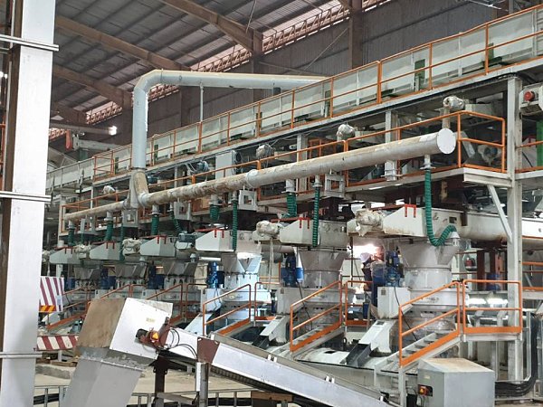 6 Sets XGJ850P wood pellet production line in Mala