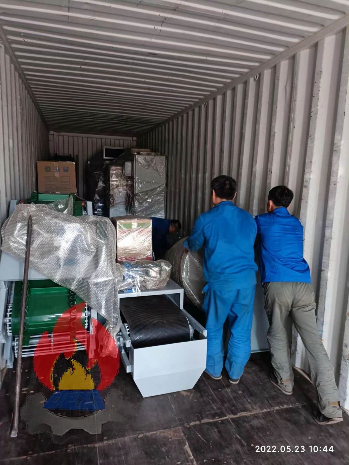 loading photos (9).jpg