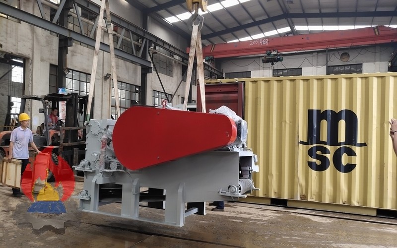 Loading GX216 drum wood chipper for India customer