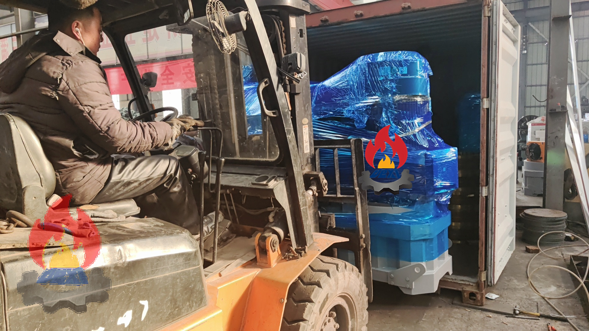 Loading 2-3T/H Wood Pellet Production Line to India Customer