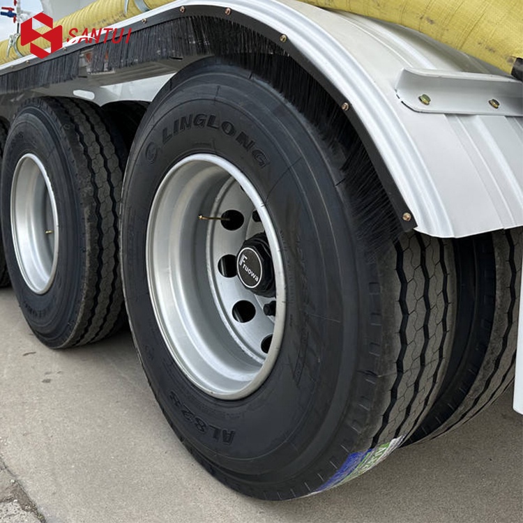 Large Capacity Fuel Tanker Semi Trailer / 3 Axle Oil tank Semi Trailer