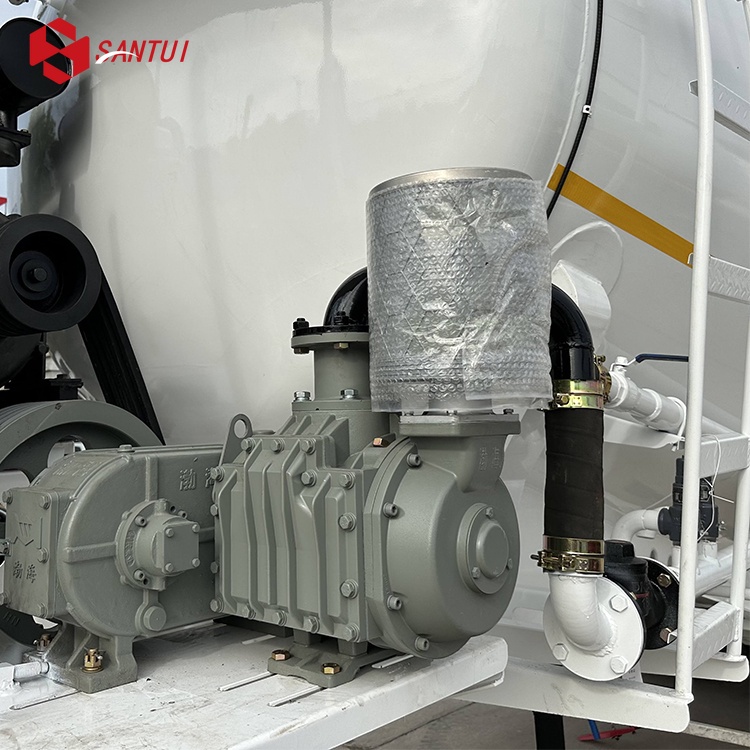 Large Capacity Fuel Tanker Semi Trailer / 3 Axle Oil tank Semi Trailer