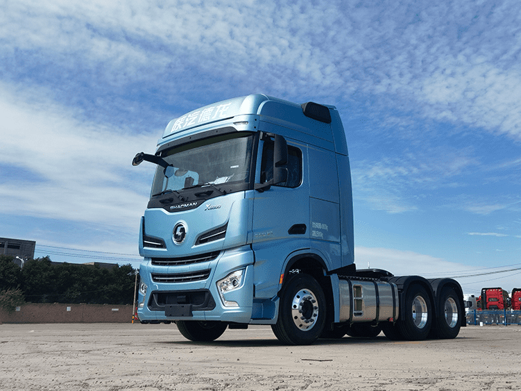 SINOTRUK fournit des camions tracteurs, des camions bennes, des camions malaxeurs à béton