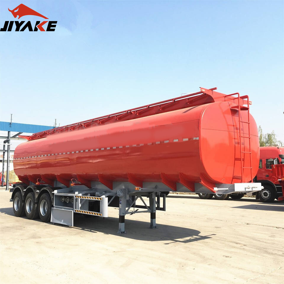 Comment choisir un camion-citerne de carburant pour la livraison de diesel, d’essence ou de carburant aviation