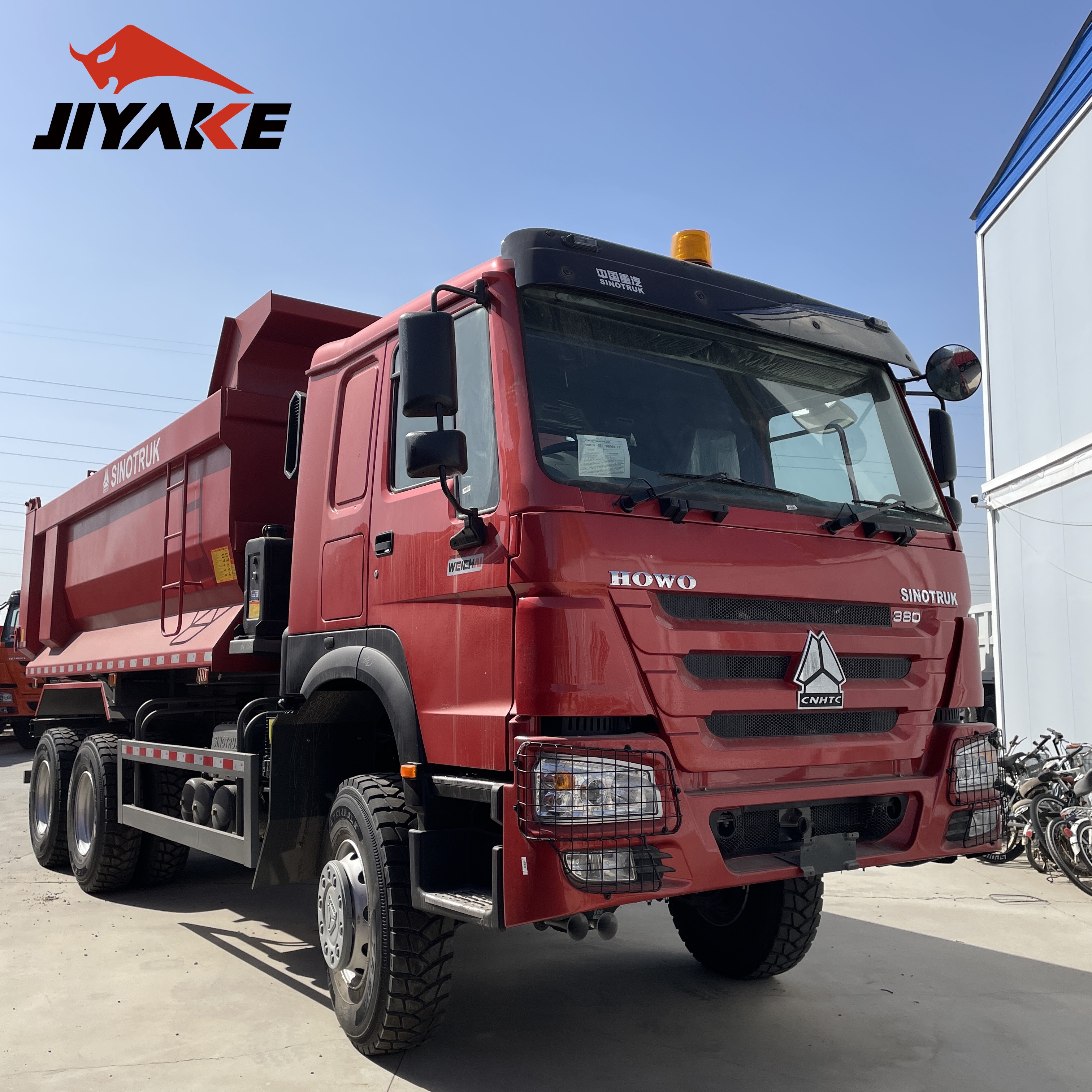 Camion-benne 6x4 en forme de U
