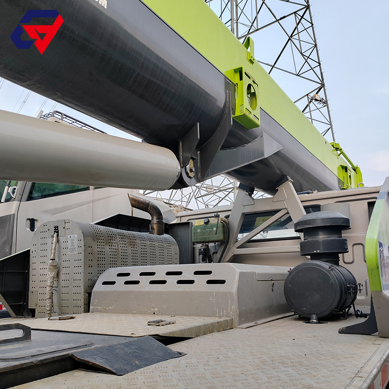 Zoomlion 25 Ton ZTC250A Heavy Truck Crane