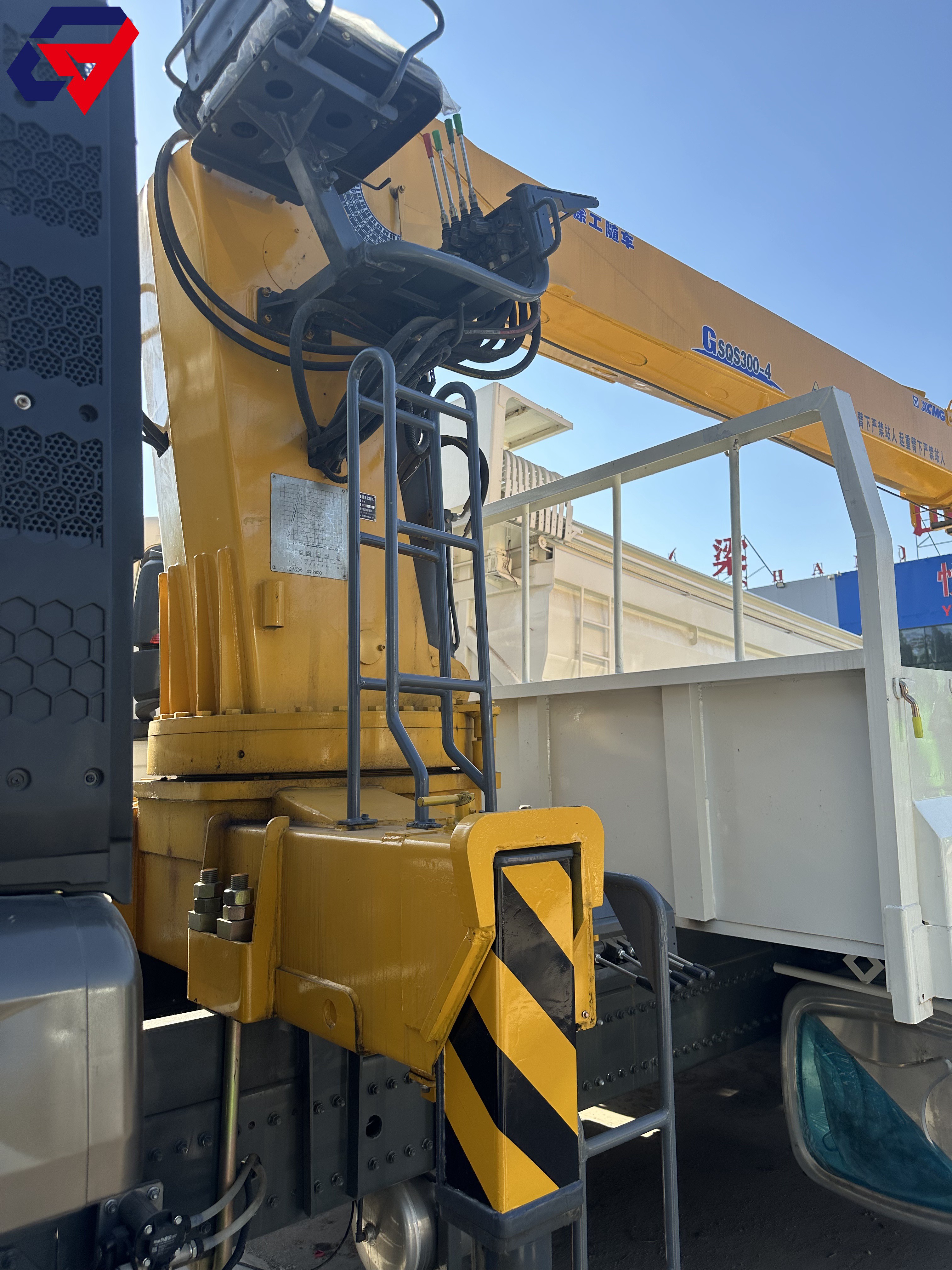 HOWO 6×4 12Ton XCMG Straight Boom Crane