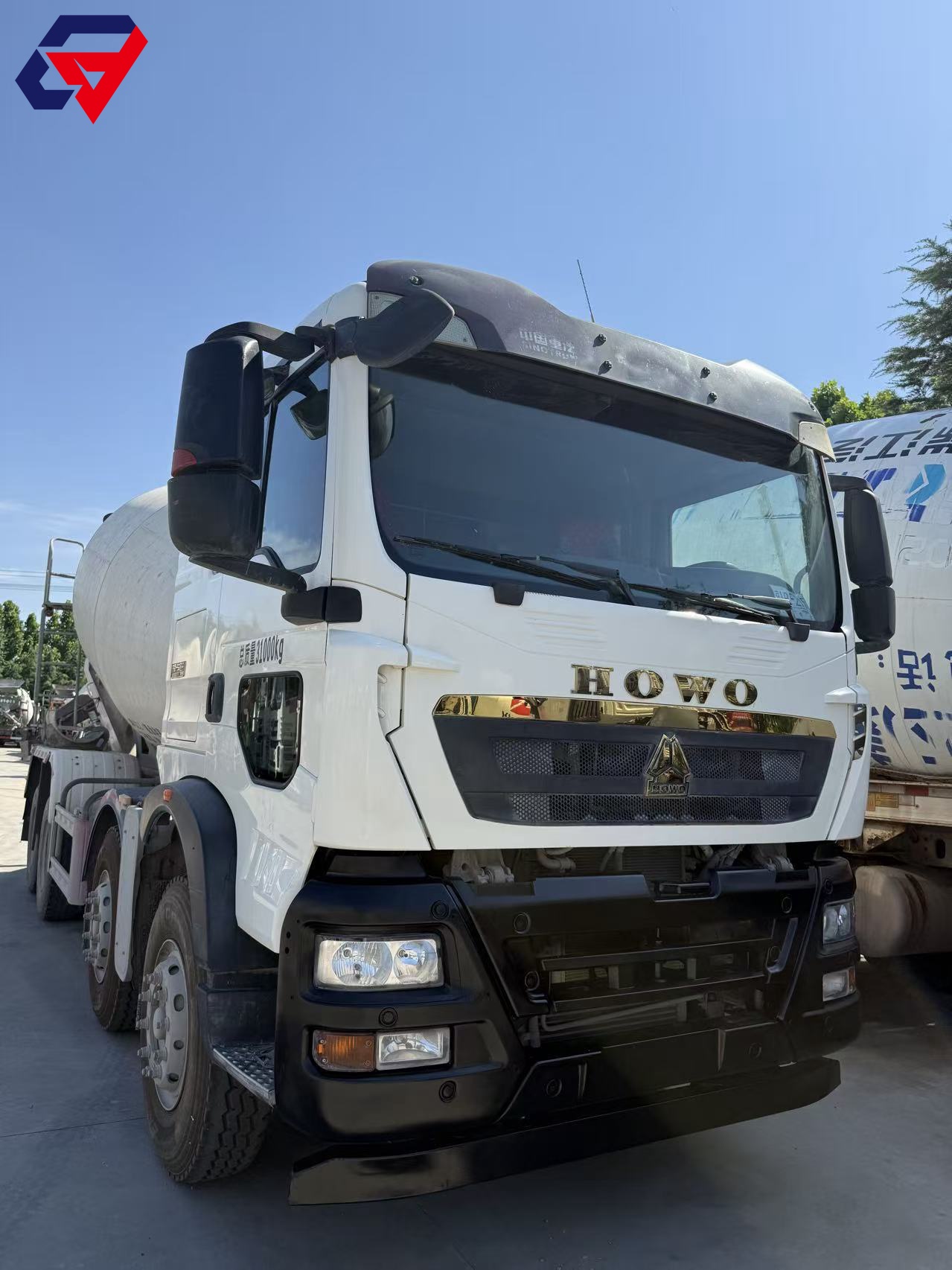 HOWO Golden Logo 8×4 Concrete Mixer Truck