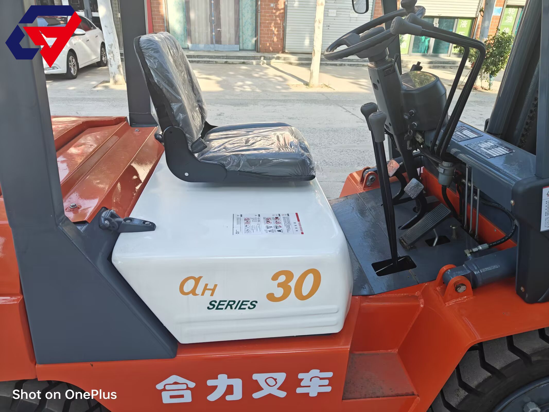 Electric forklift