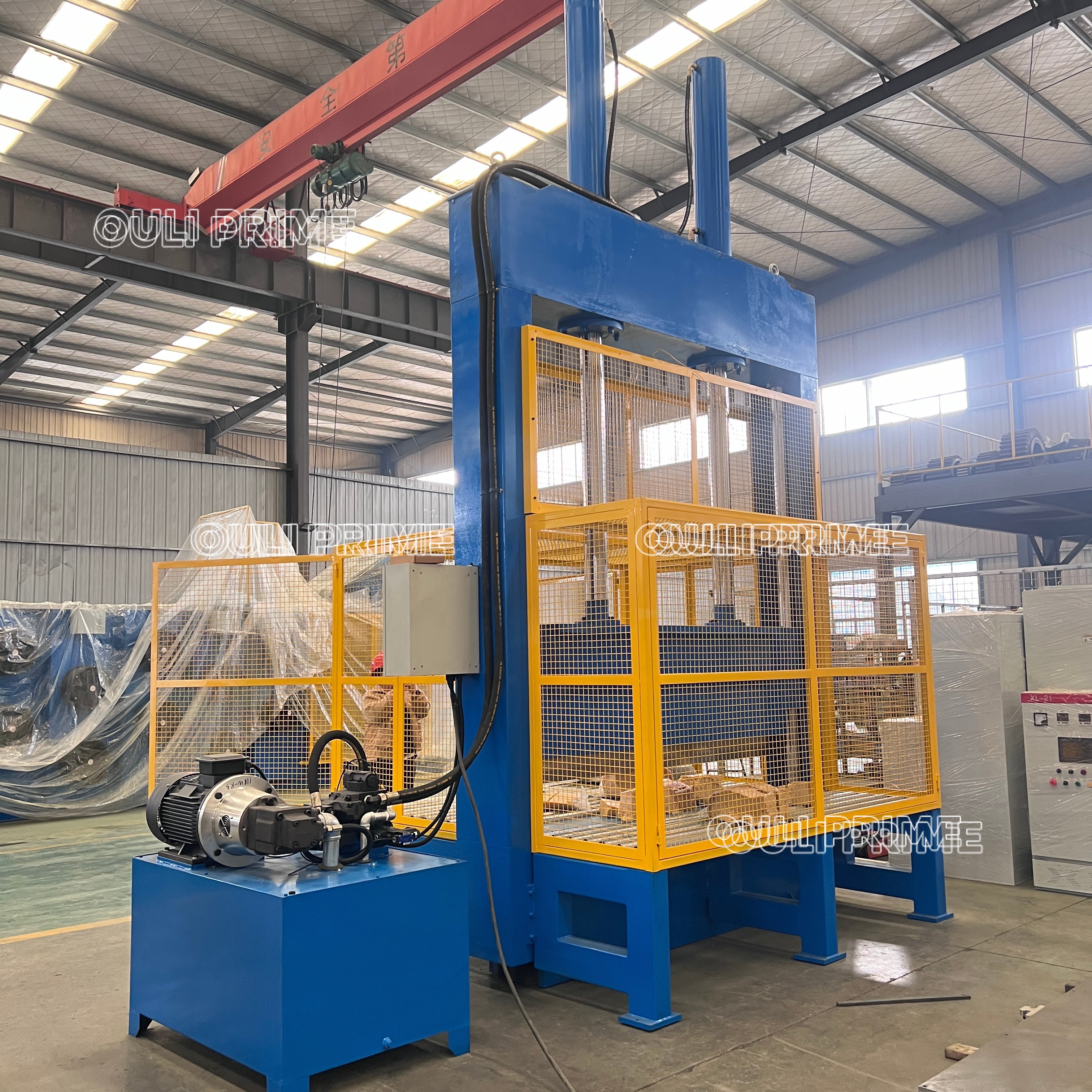 Vertical Hydraulic PET Film Roll Plastic Roll Scrap Paper Roll Cutting Guillotine Machine